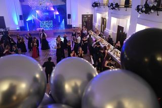 Magiczna studniówka I LO im. Adama Mickiewicza w Rudzie Śląskiej. Ogłoszono króla i królową balu