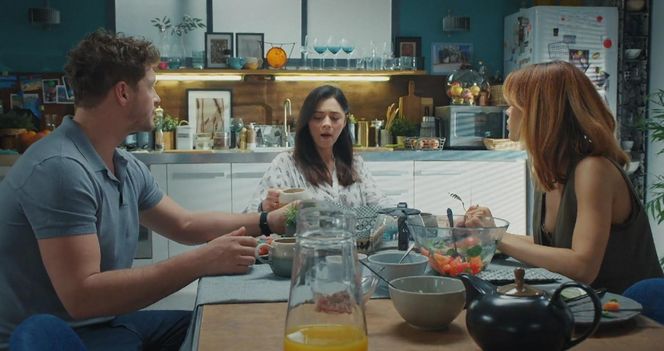 M jak miłość odc. 1880. Iza (Adriana Kalska), Marcin (Mikołaj Roznerski), Kama (Michalina Sosna)