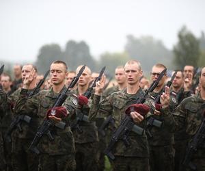 Świętowali żołnierze 6. Brygady Powietrznodesantowej. I inni spadochroniarze również