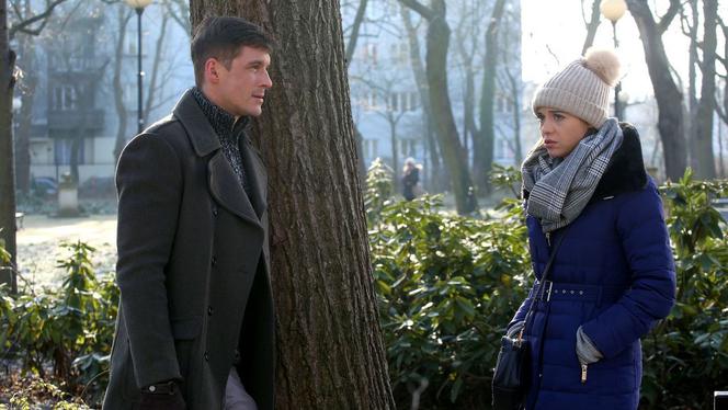 M jak miłość odc. 1363. Iza (Adriana Kalska), Marcin (Mikołaj Roznerski)