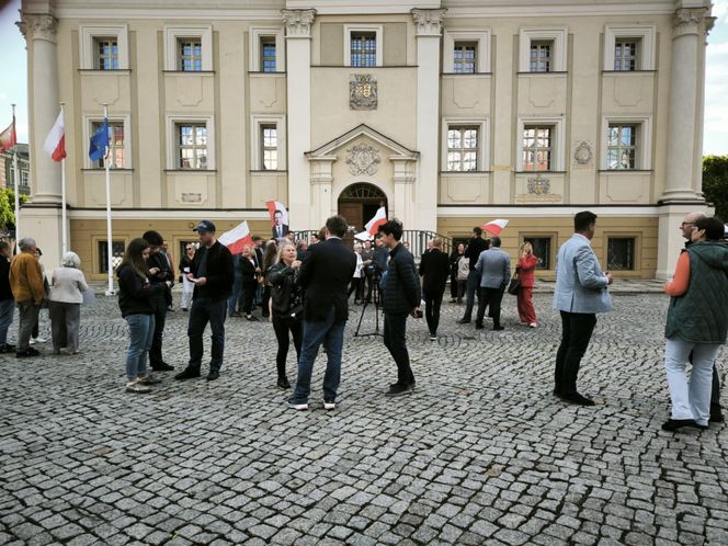 Wiec zwolenników Rafała Trzaskowskiego w Lesznie 