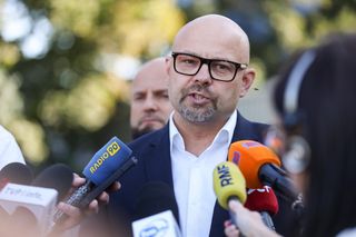 Akcja w kopalni Knurów: Ratownicy blisko 40-letniego górnika. Istnieje zagrożenie metanowe