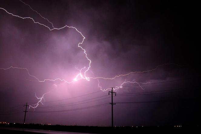 Uwaga! Czarne chmury wiszą nad Bydgoszczą. Będą burze z gradem