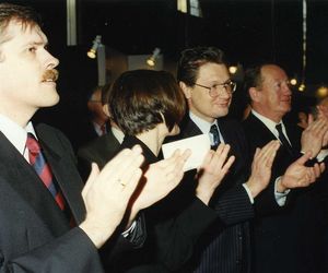 Od lewej: Marek Mikos, zastępca dyrektora Wydziału Urbanistyki gminy Warszawa Centrum, Sławomir Ratajski, Sekretarz Stanu w Ministerstwie Kultury i Sztuki, mecenas Edward Wende