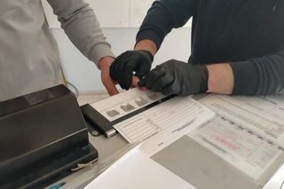 Handlarz śmierci zatrzymany w Warszawie. Wpadli też jego klienci