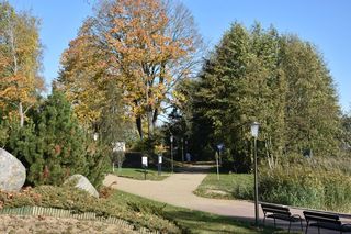 Nowa promenada nad malowniczym jeziorem na Mazurach. Łączy rekreację z edukacją