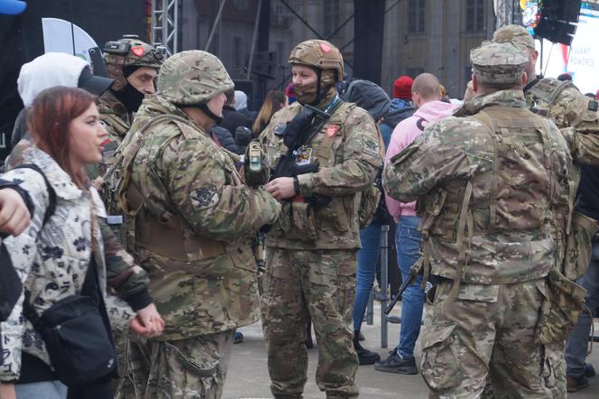 WOŚP 2024 w Bydgoszczy. Tłumy w centrum miasta