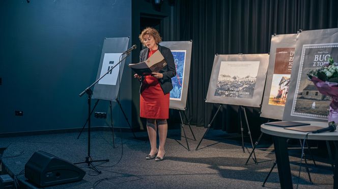 Decyzją Kapituły Nagrodę Główną w Konkursie zdobyła Dorota Filipiak za książkę „Bug z Tobą. Historie o życiu i śmierci na wsi nadbużańskiego Podlasia”