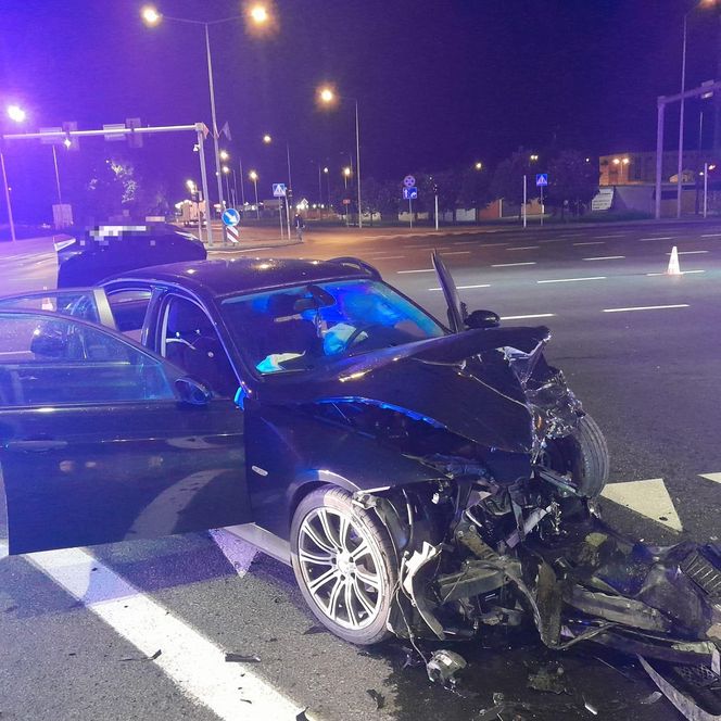 Zderzenie dwóch samochodów przy Trapezie w Lesznie