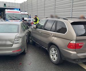 Policyjny pościg i drogowa demolka