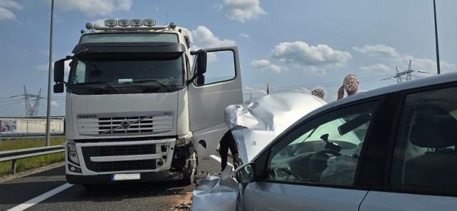 24-latka wjechała pod prąd na S6. Zderzyła się z ciężarówką!