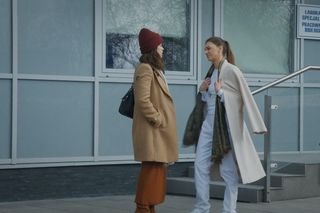 M jak miłość odcinek 1871 ostatni - finał sezonu. Kasia (Paulina Lasota), laborantka Anna Sokołowska (Katarzyna Russ) 