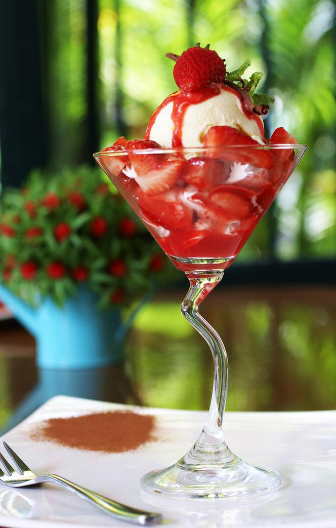 Deser z truskawkami i serkiem mascarpone