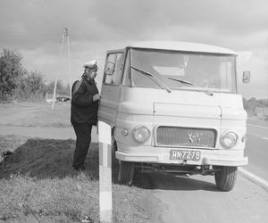 QUIZ PRL. Polska Ludowa na kołach i szynach: sprawdzian Twojej motoryzacyjnej pamięci! 