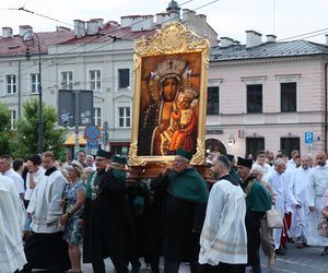 76. rocznica Cudu Lubelskiego. Procesja różańcowa w centrum Lublina