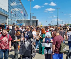 Pyrkon 2025. Tłumy uczestników przed MTP  