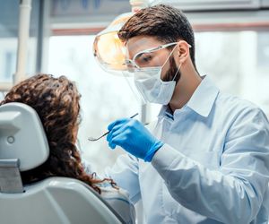 22-latek udawał dentystę, zarobił miliony. „Zęby, które mi zrobił, są świetne”