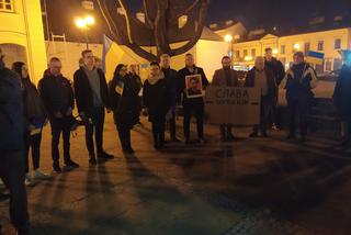 Siedlczanie okazali swoje poparcie dla Ukrainy w wojnie z Rosją – pokojowa demonstracja solidarnościowa w Siedlcach
