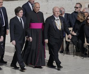 Ostatnie chwile przed pogrzebem Franciszka. Tłumy wiernych na pl. św. Piotra