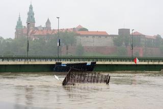 W środku nocy rzeka przerwała wał. Wisła miała prawie 10 metrów wysokości! Walka z wielką wodą trwała 20 dni