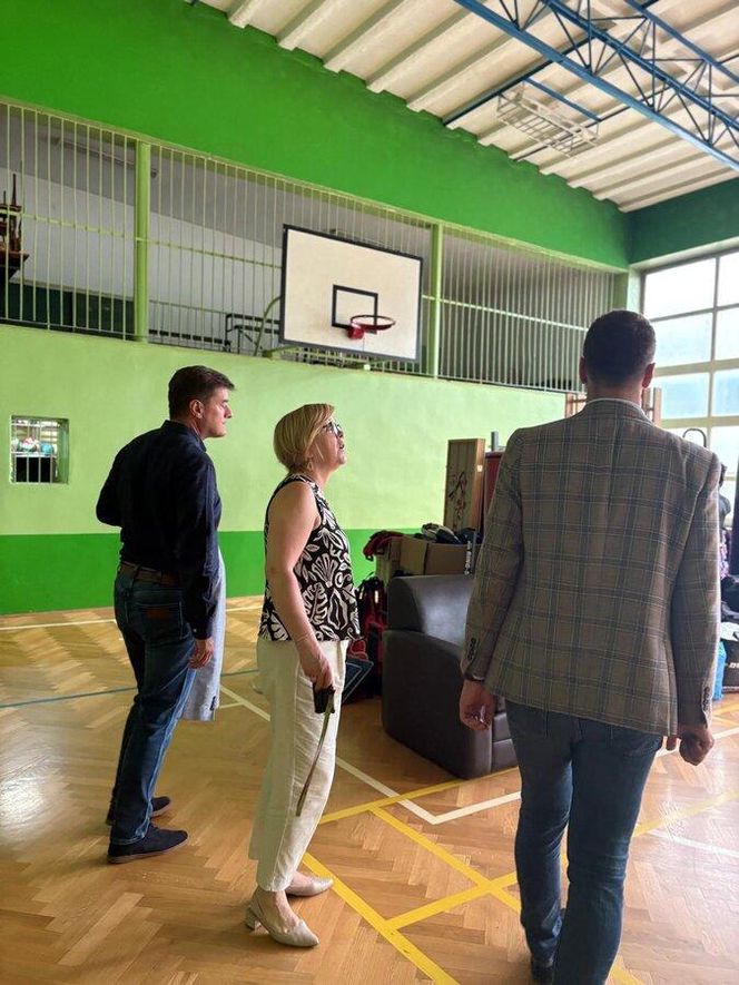 ​W szkołach w Lesznie praca wre. W których wakacyjne remonty? [ZDJĘCIA]