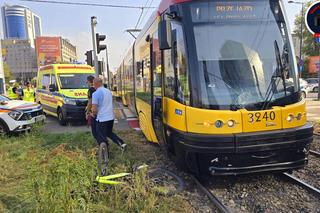 Zderzenie rowerzystki z tramwajem na Woli