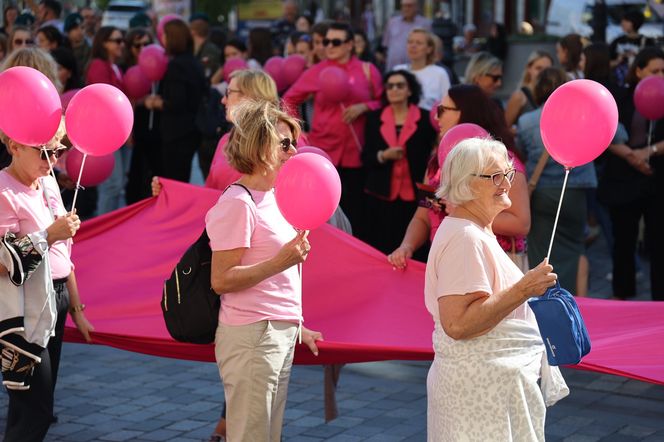 W centrum Lublina królował róż! Przez miasto przeszedł Marsz Różowej Wstążki