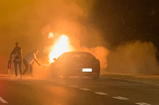 Niespokojny wieczór w Gorzowie i regionie. Bmw na słupie i pożar auta na Jagiełły