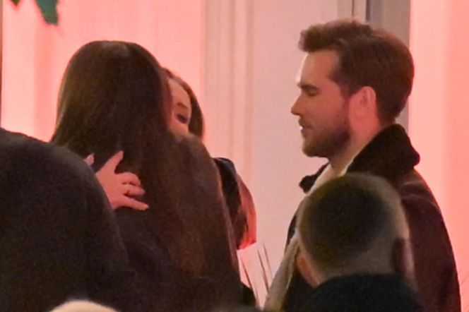 Niezła bibka Afryka Express. Obejrzeli razem odcinek, a potem poszli w tango. Iwan wyszedł ostatni