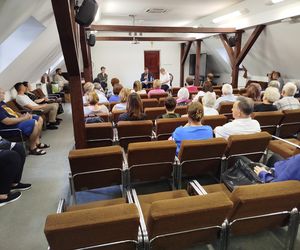 Uczestnicy wydarzenia mogli posłuchać o dotychczasowych dokonaniach literackich Renaty Chojeckiej