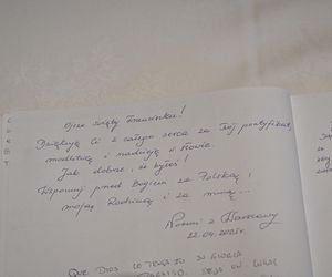 Warszawa żegna papieża Franciszka. Poruszające wpisy w Archikatedrze 