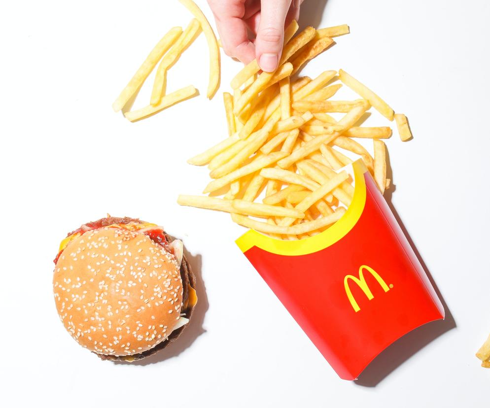 Czy 1 stycznia 2023 McDonald's jest otwarty? Podpowiadamy, gdzie zjeść w Nowy Rok