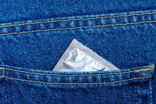 PREZERWATYWA DLA KOBIET: jak używać prezerwatywy damskiej?
