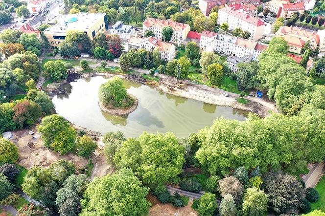 Grudzień to nowy termin zakończenia prac w gorzowskim parku Róż