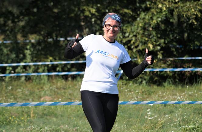 Jump and Run 2023 w Bydgoszczy. Bieg z dmuchanymi przeszkodami przyciągnął tłumy