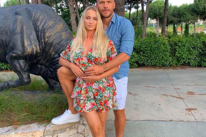 Żona Lukasa Podolskiego w bikini sprawiła, że nogi się pod nami ugięły! O takiej figurze wiele kobiet może jedynie pomarzyć 