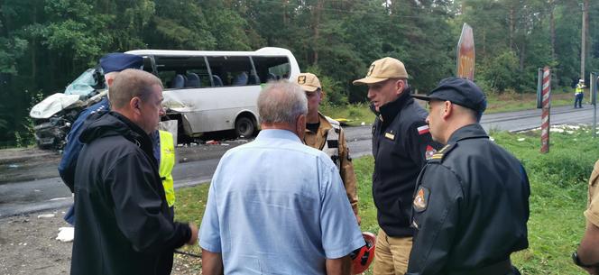 Wypadek w pobliżu Konotopu  - autobus z tirem 