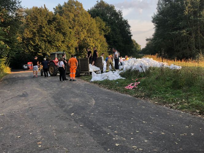 Pracowita doba w zagrożonym powodzią powiecie górowskim 