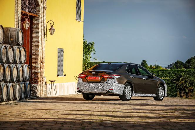 Hybrydowa Toyota Camry 2019