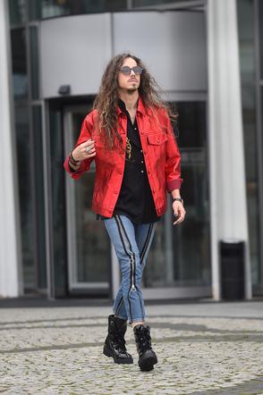 Michał Szpak w damskich butach