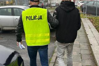 Nakradli drożdżówek w bydgoskiej cukierni. Łupy rozsypał im się przed kamerą monitoringu [ZDJĘCIA]