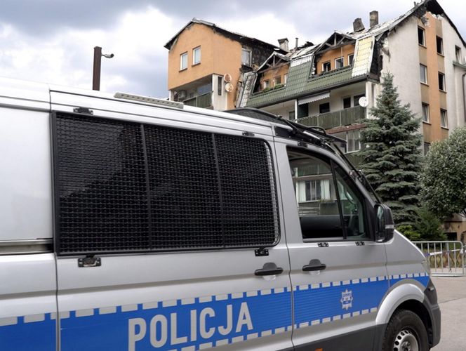 Policjanci pokazali jak wygląda wnętrze spalonego budynku w Ząbkach. Wstrząsające obrazki