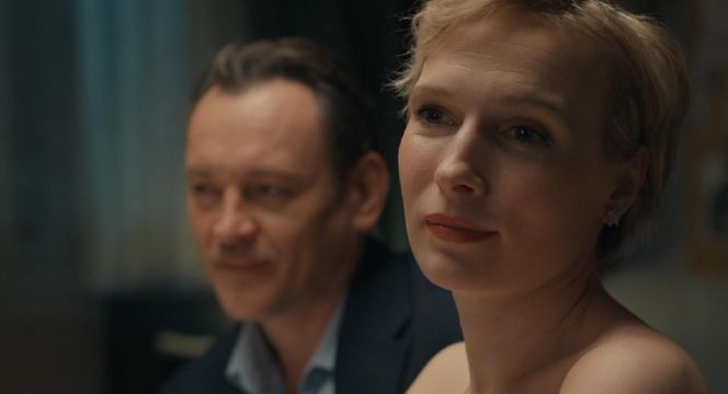 Barwy szczęścia, odcinek 3249. Stefaniak (Paweł Ławrynowicz), Sonia (Weronika Nockowska)