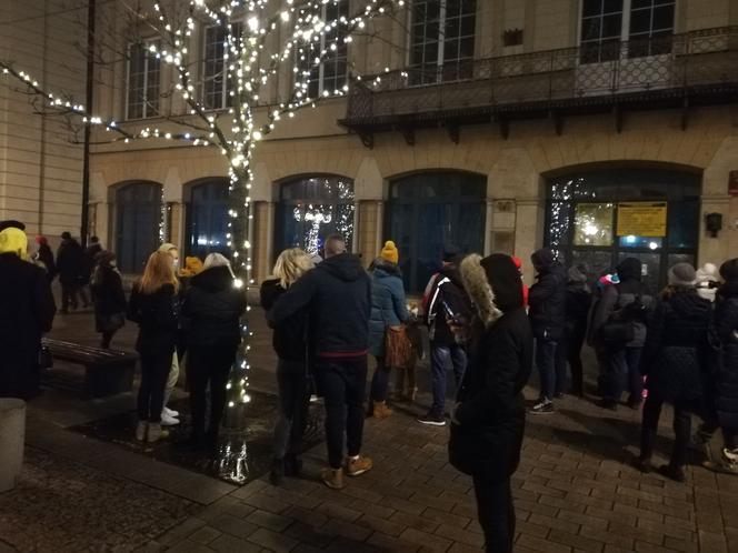 Dzikie tłumy w centrum Warszawy