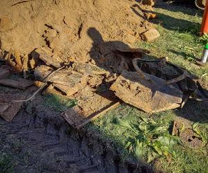 Ludzkie kości i hełm znaleziono przy budowie sieci ciepłowniczej w Rzeszowie