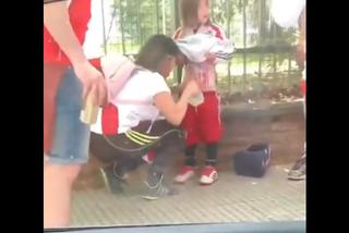 River Plate, kobieta zakłada dziecku race