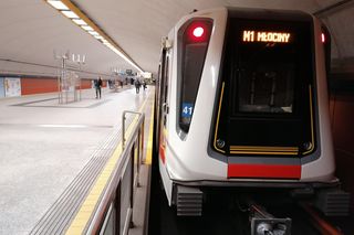 Metro w Warszawie nie kursuje 1.07.2025 r. Jak dojechać do centrum, na Młociny i na Kabaty?