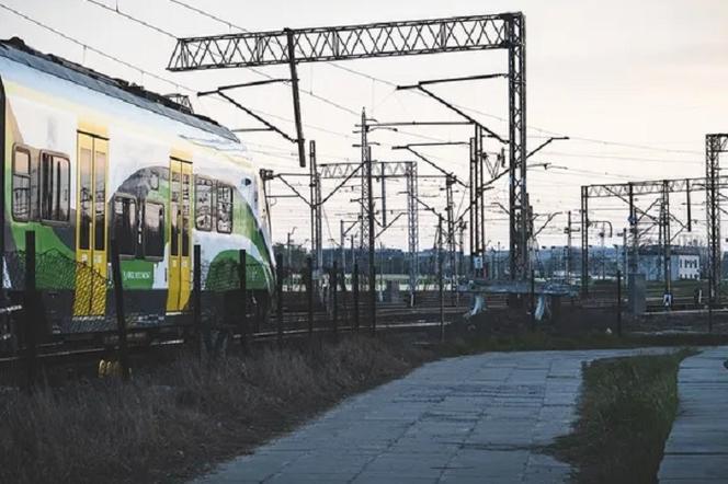 Mysłowice. Lokomotywa potrąciła mężczyznę siedzącego na torach