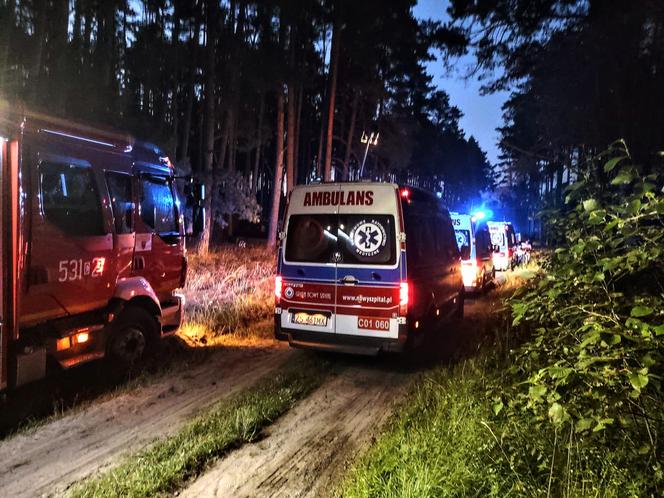 Pijany Damian uciekał przed policją aż wylądował na dachu! Zaskakujące fakty. W aucie było 6 dzieci [ZDJĘCIA]