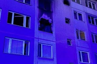 Pożar mieszkania w Stalowej Woli. Mężczyzna uratował się skacząc z balkonu